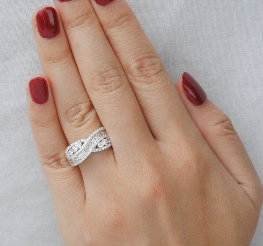 1.48ct Baguette Diamond Anniversary Ring 18k White Gold Infinity Band